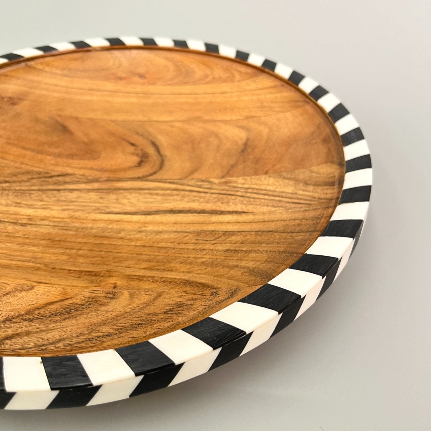 Round Wooden Platter - Uma Black