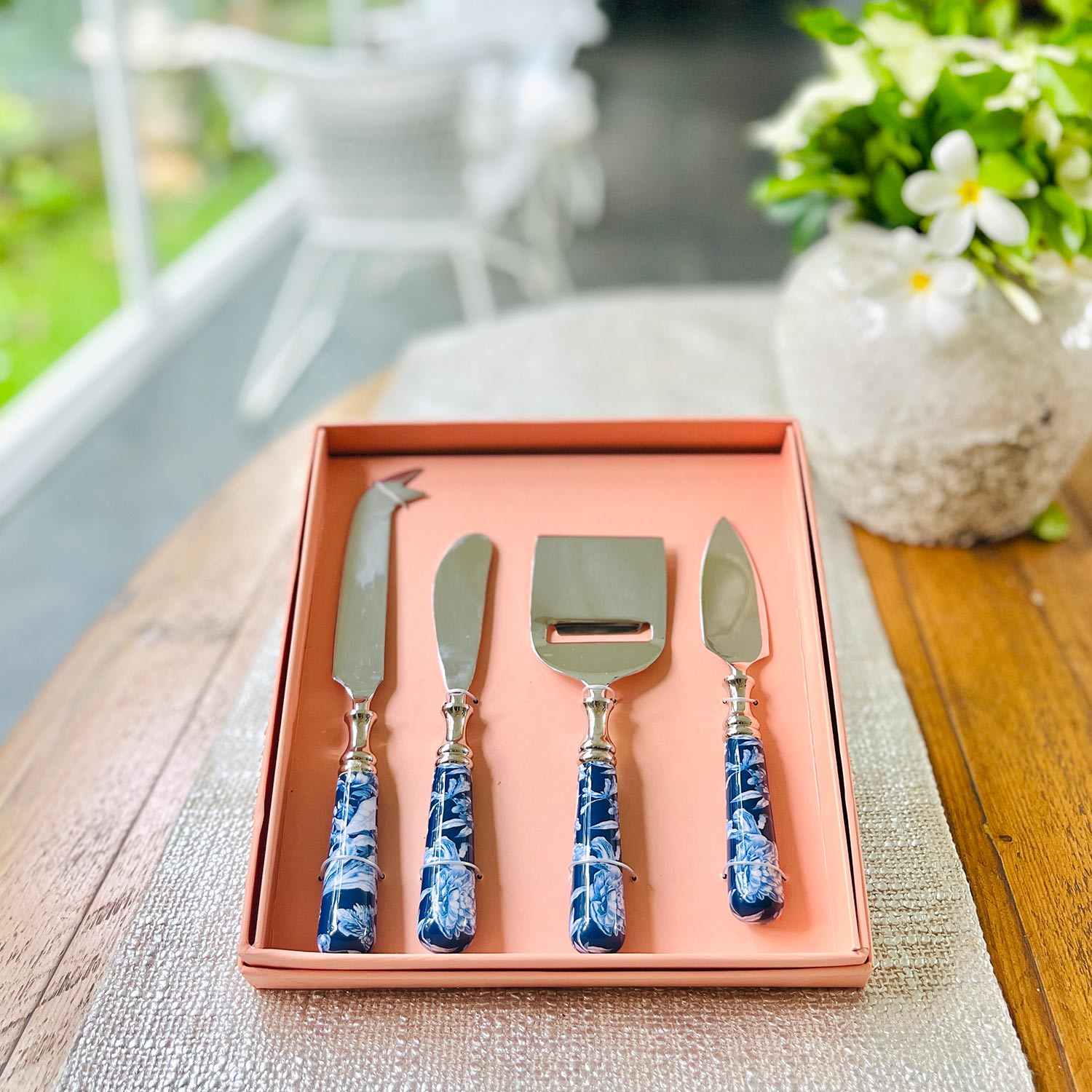 Cheese Knives, Set of 4 - Brittany Bleu