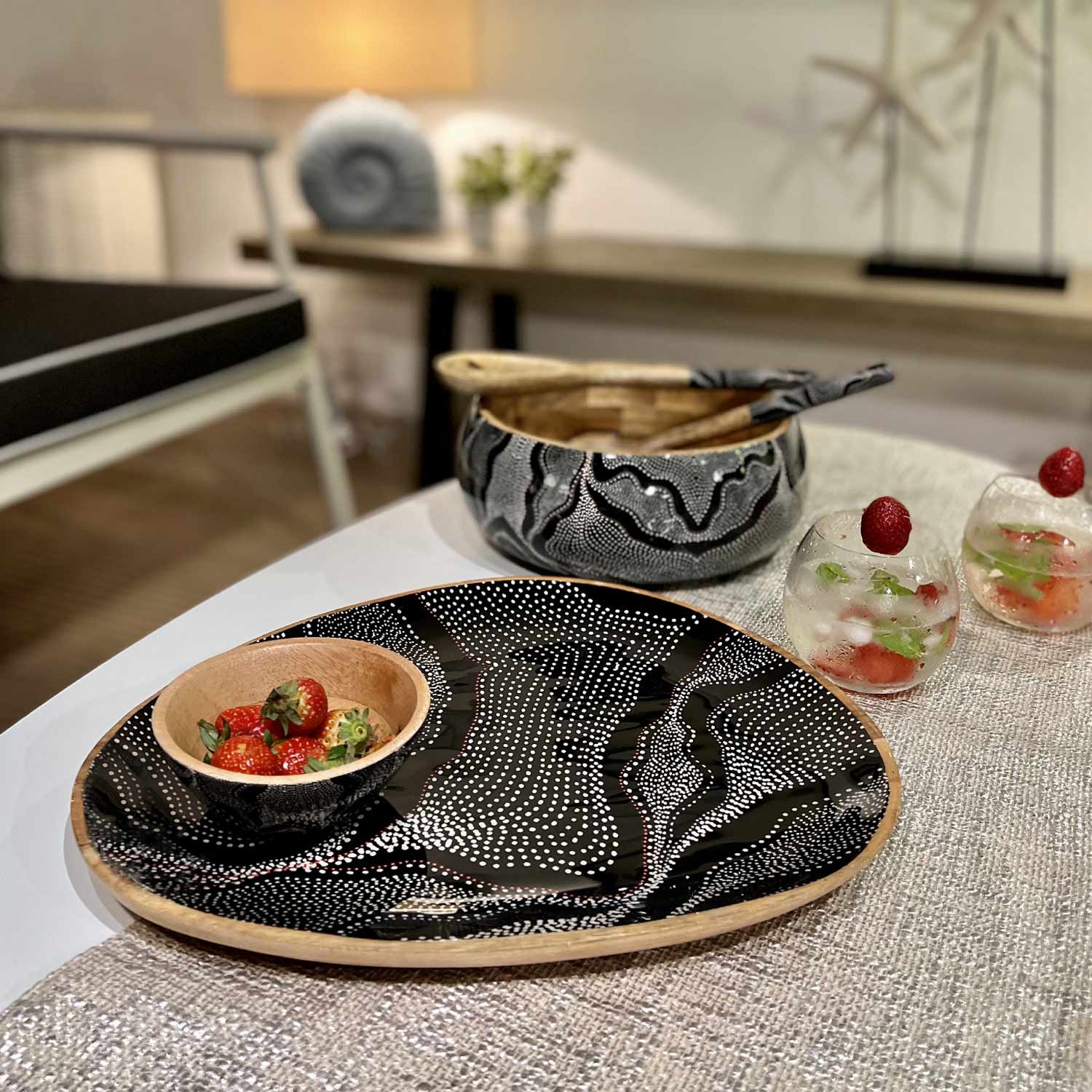 Oval Platters With Dip Bowls, Gift Set of 2 - Maasai Valley