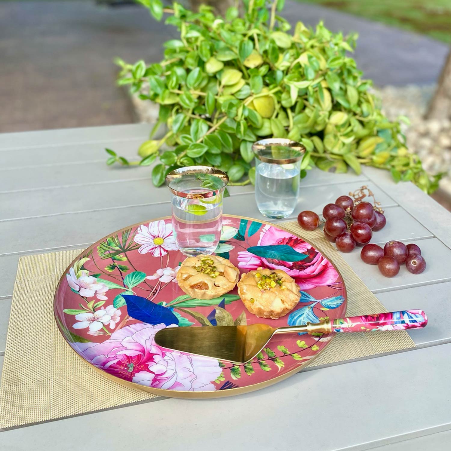 Round Serving Platter With Server, Gift Set of 2 - Windsor Blooms