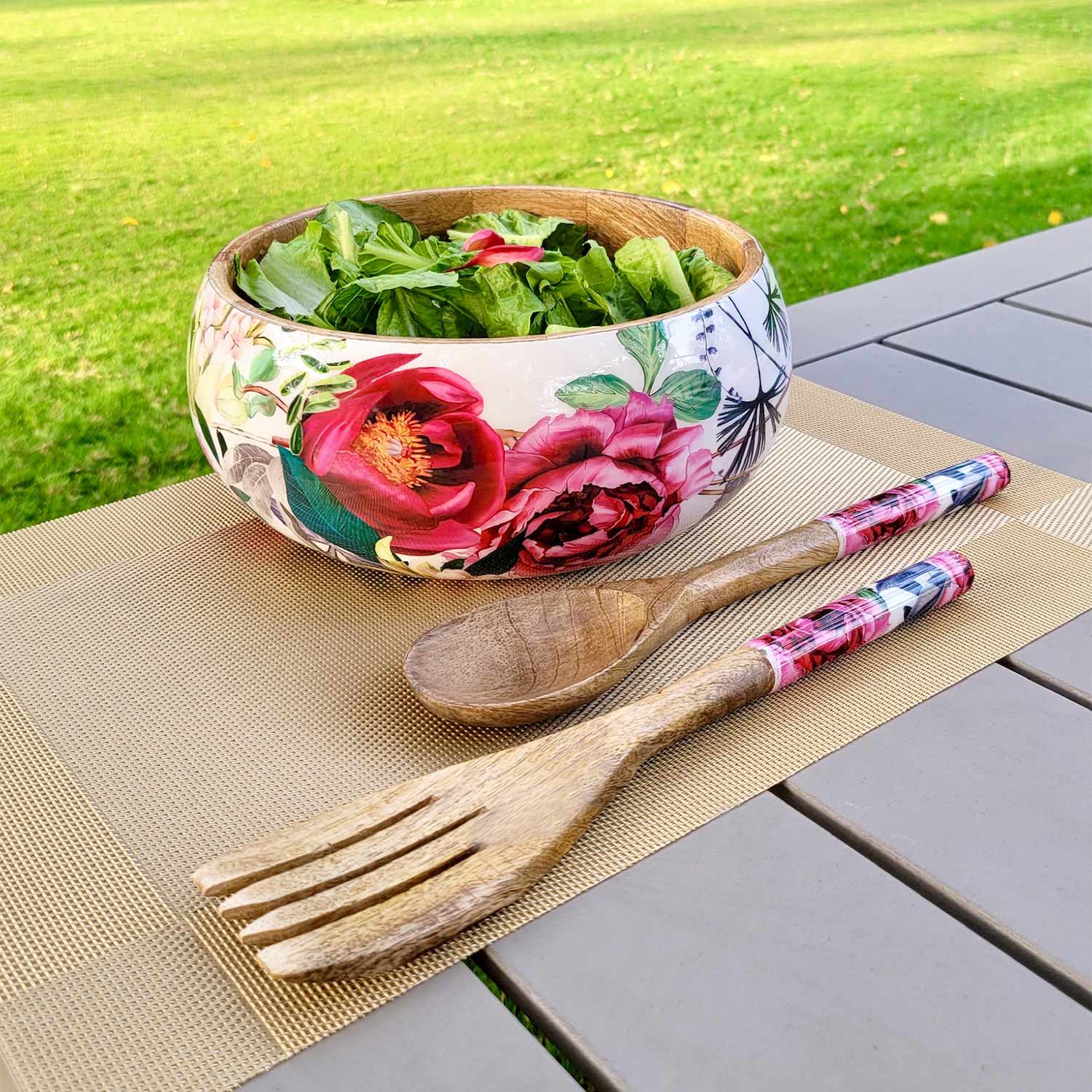Salad Bowl With Servers Set - Tudor Blooms